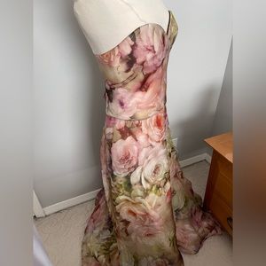 Manzoni Two pieces gown 100% silk Soft floral print size 10 (runs small)